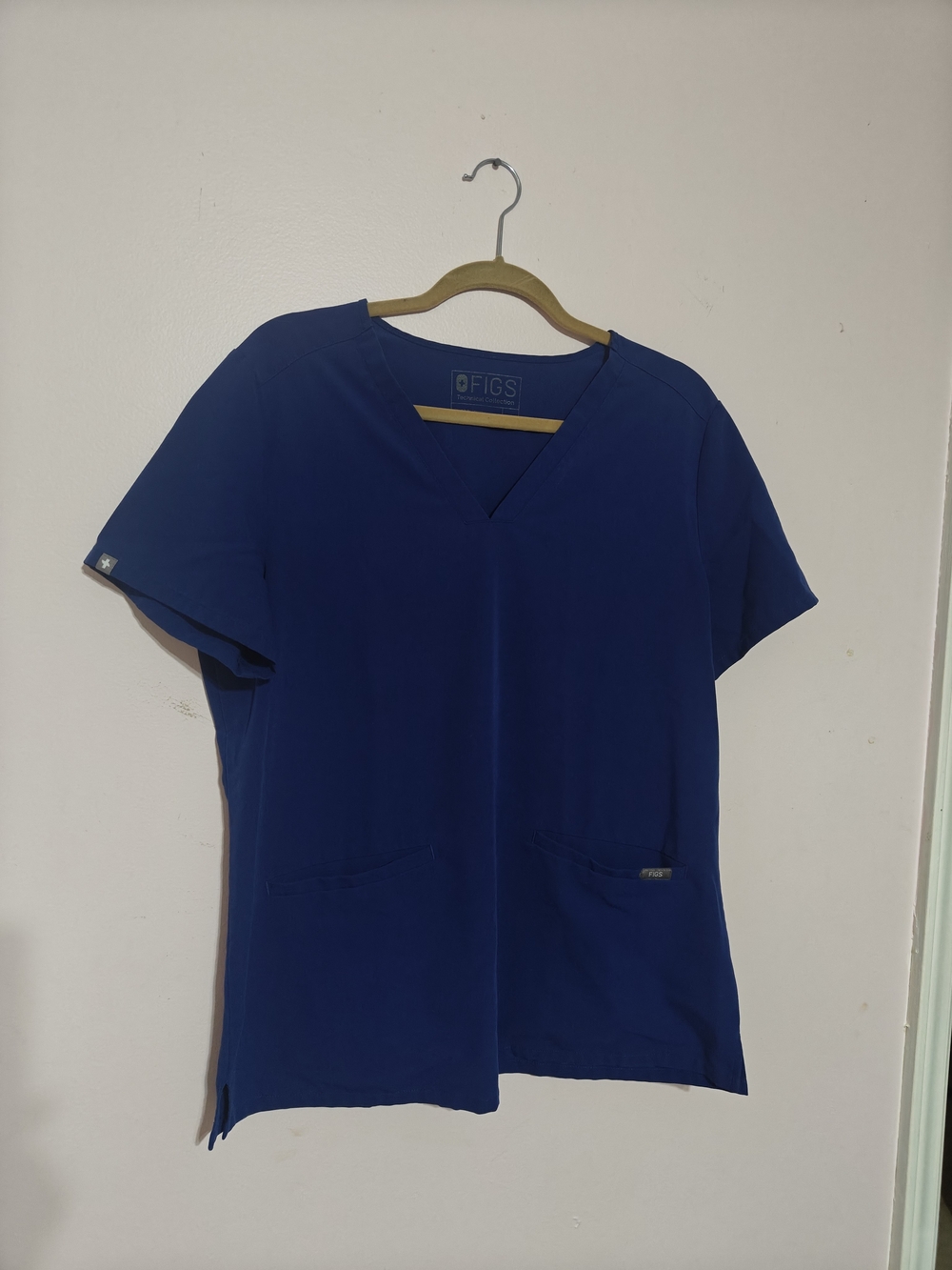 Figs Short-Sleeve V-Neck Scrub Top in Royal Blue